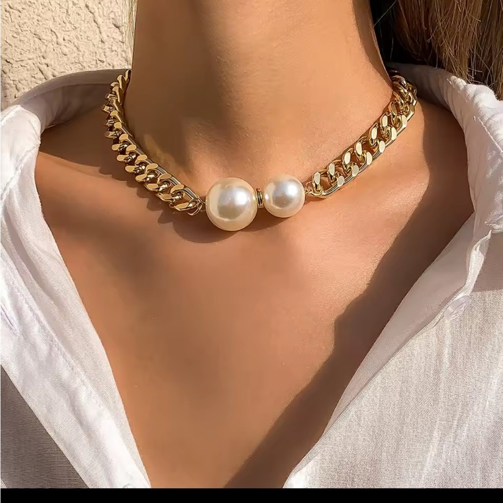 Anthropologie Ginevra Pearl Gold Chain Statement Necklace - Picture 7 of 7